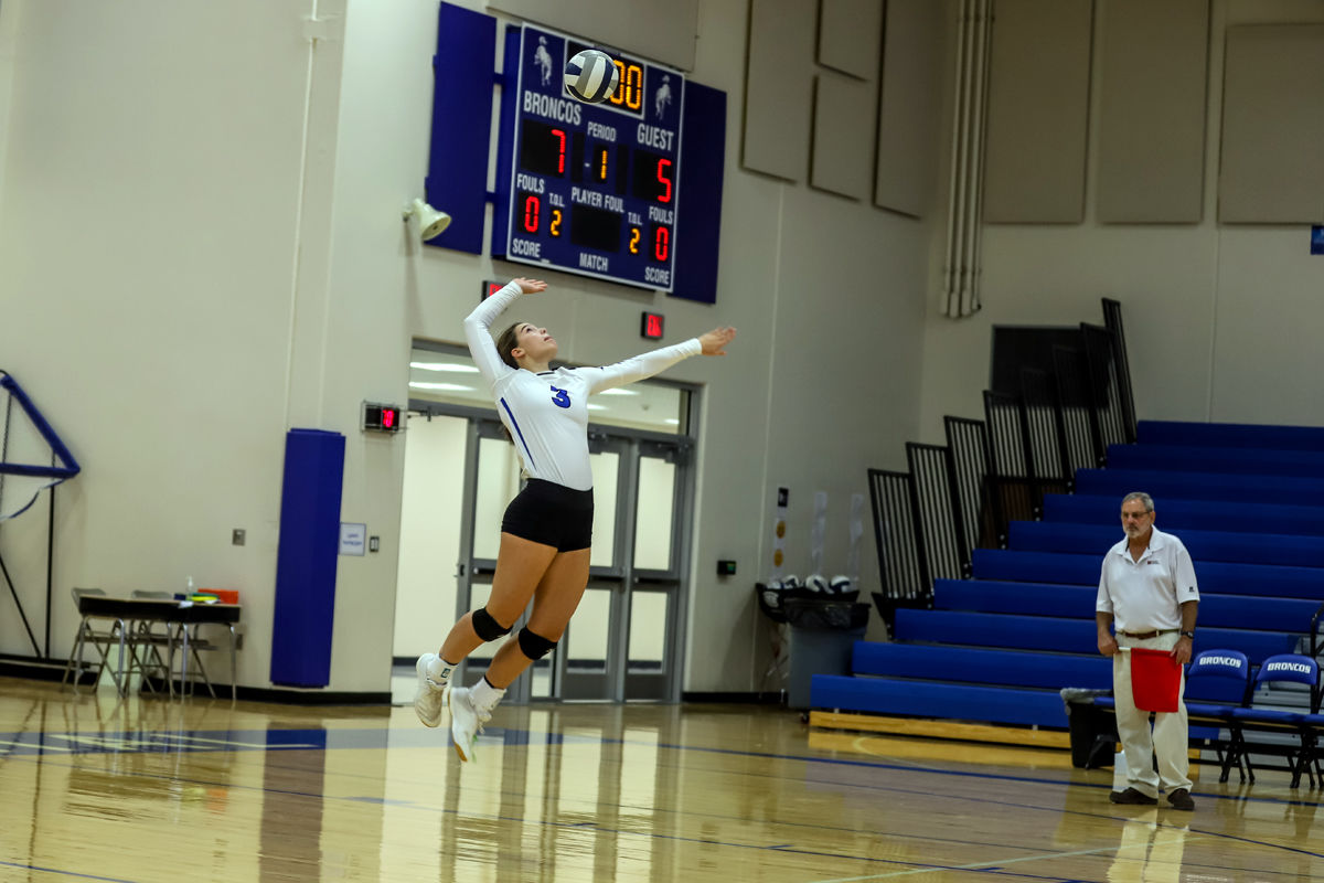 Centennial VB vs Sandy Creek (6).jpg